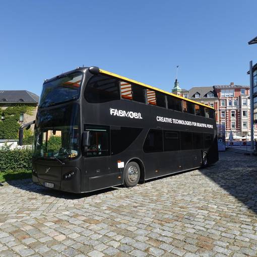das Fabmobil ist ein Doppeldeckerbus mit einer Technikausstattung