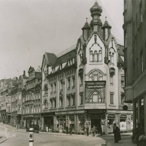 Schwarz-Weiß-Foto mit einer historischen Ansicht des Zentrums von Limbach